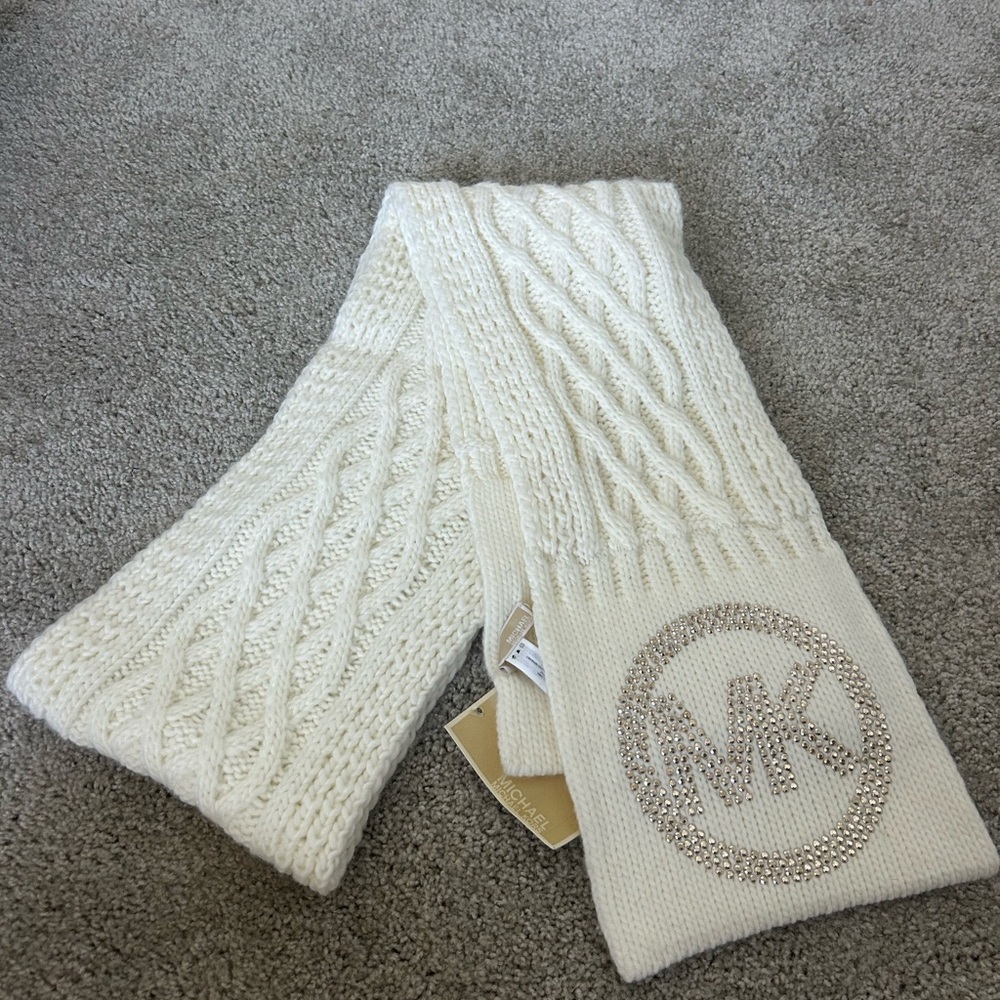 NWT Michael Kors Ivory Cable Knit Scarf